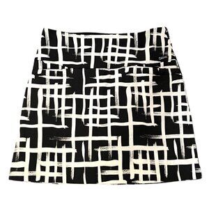 S.C. & Co. Black & White Lined Pull-On Skort with 2 Front Pockets, Size M/M